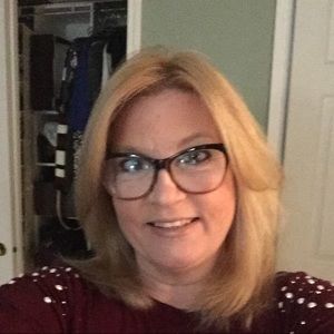 Meet your Posher, Debbie